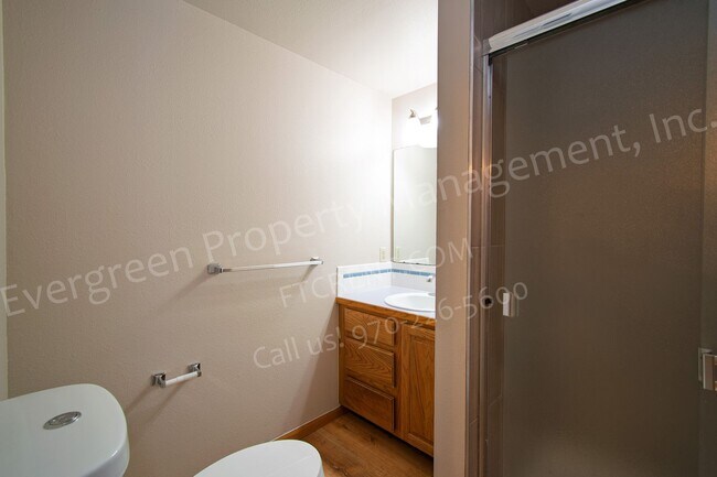 Building Photo - 6437 Edgeware St