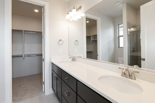 Building Photo - Beautiful New 3 Bedroom Home in Brio