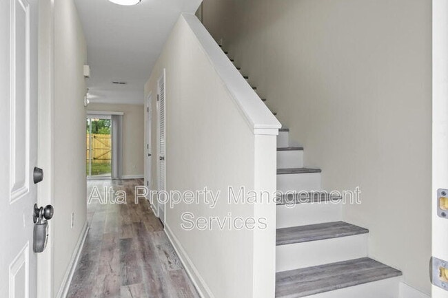 Building Photo - 11357 Bedford Oaks Dr