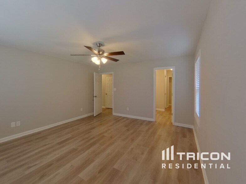 Building Photo - 136 Tanners Mill Rd