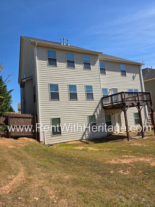 Building Photo - ABSOLUTELY BEAUTIFUL 5 BEDROOM/ 4.5 BATH HOME YOU DONT WANT TO MISS.