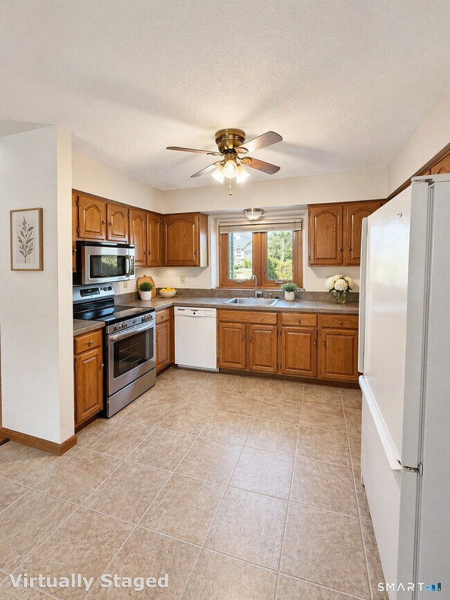 Building Photo - 504 Sandstone Dr