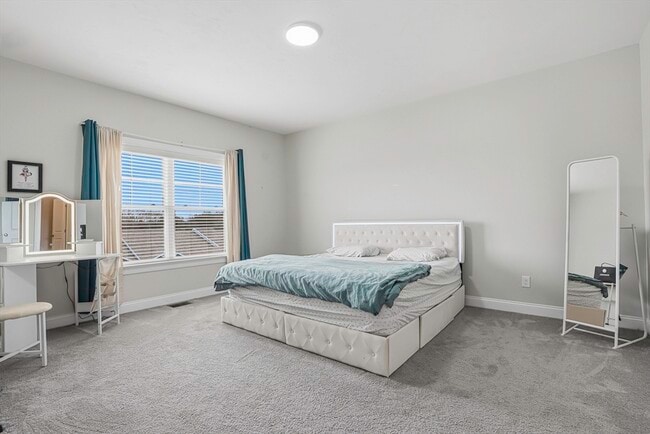 Building Photo - 52 Logan's Run