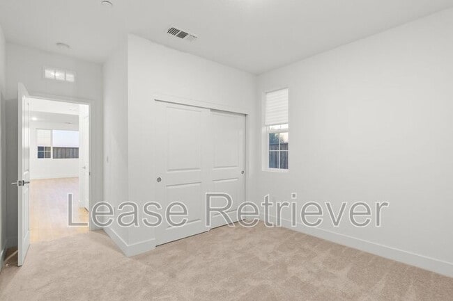 Building Photo - 1909 Ariana Pl