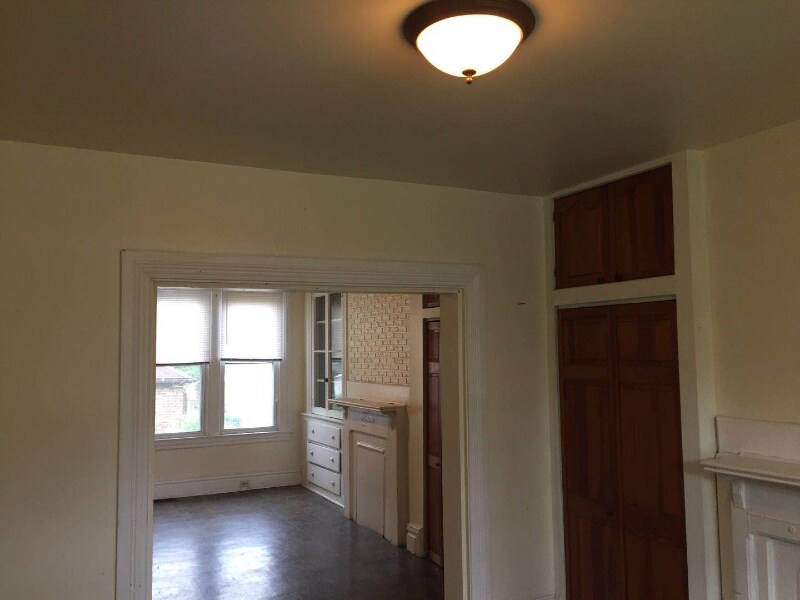 Building Photo - 7120 Harrison Ave