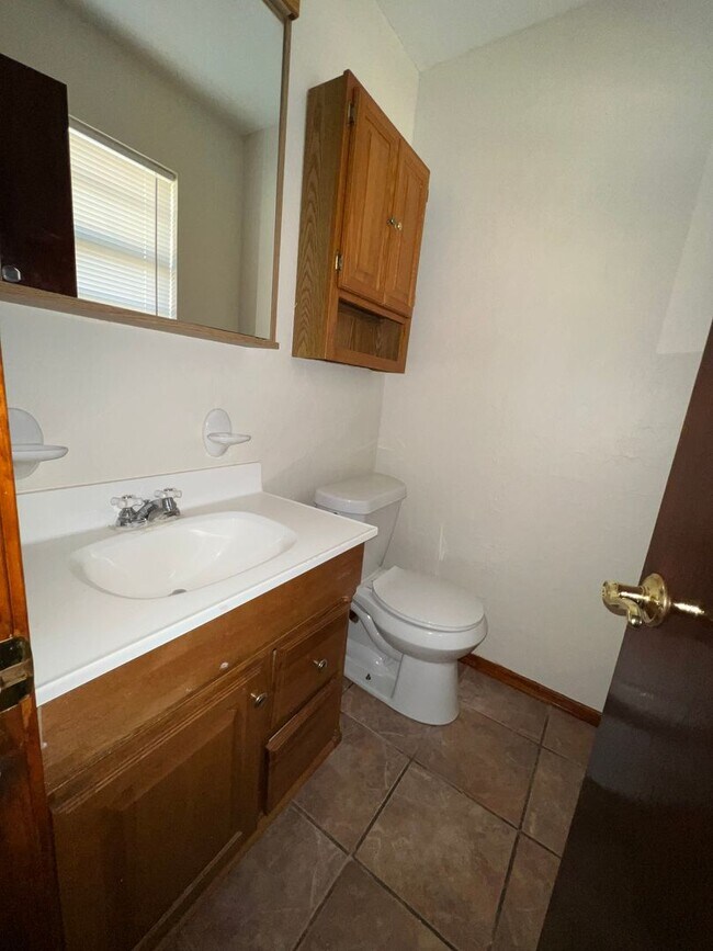 Building Photo - 6954 SW Forest- $200 OFF AT MOVE IN!