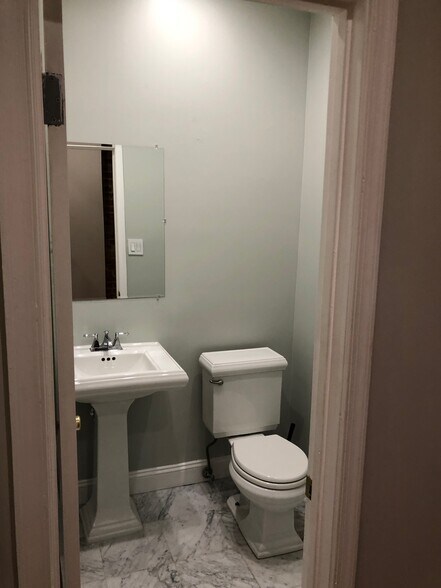 Building Photo - 1306 Fairmont St NW