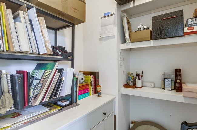 Building Photo - Welcome to your modern La Mesa townhome wi...