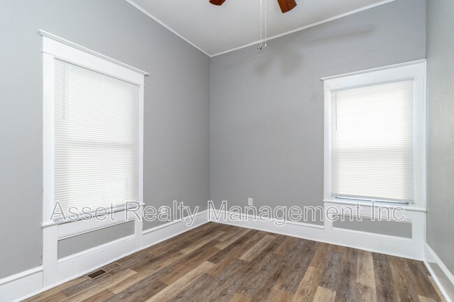 Building Photo - 2638 Barton St