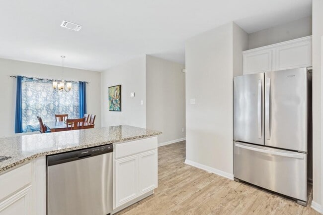 Building Photo - 2072 Port Ellen Dr