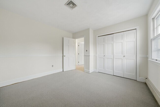 Building Photo - 99 Garfield Ave