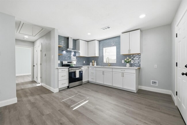 Building Photo - 4324 Crenshaw Ave