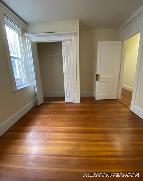 Building Photo - 11 Barrows St