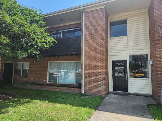 Building Photo - Executive Suites 2