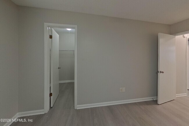 Building Photo - 3572 Raymur Villa Dr