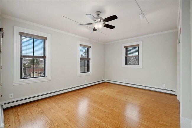 Building Photo - 214 Broadway