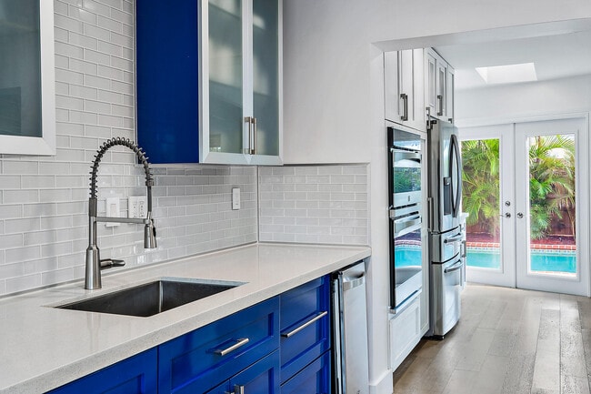 Building Photo - 428 Ebbtide Dr