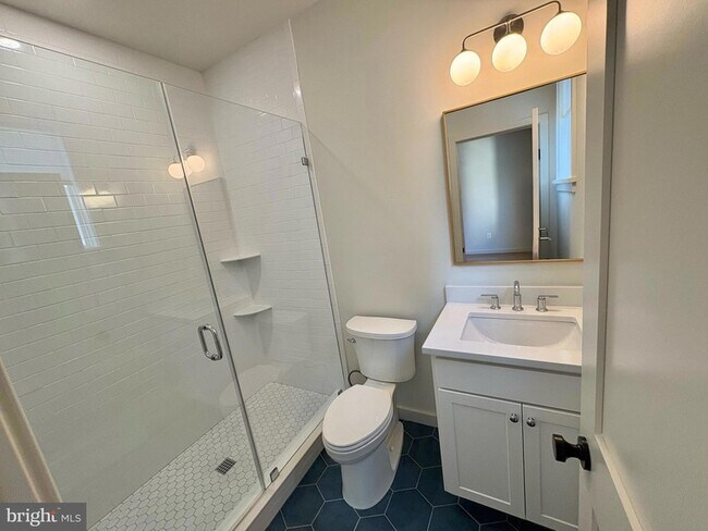 Building Photo - 635 Upland Pl