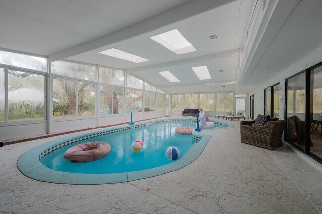 Building Photo - 1775 Harbor Rd