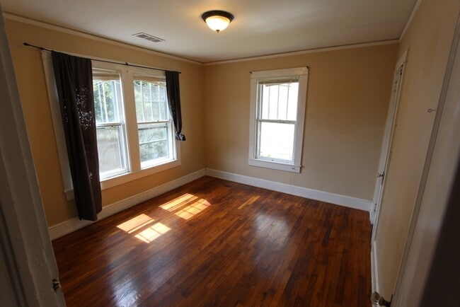 Building Photo - 234 Saluda St