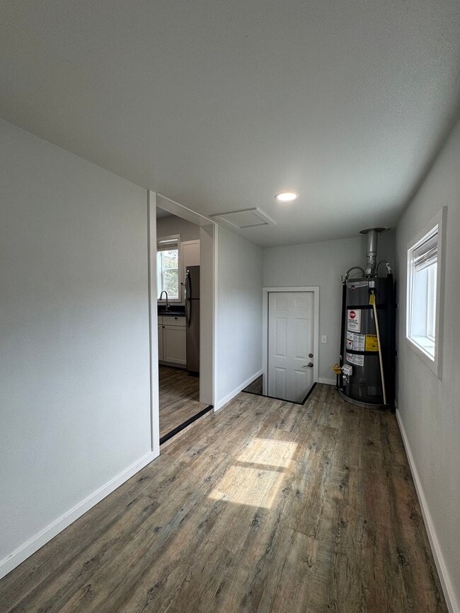 Building Photo - Beautifully Remodeled House