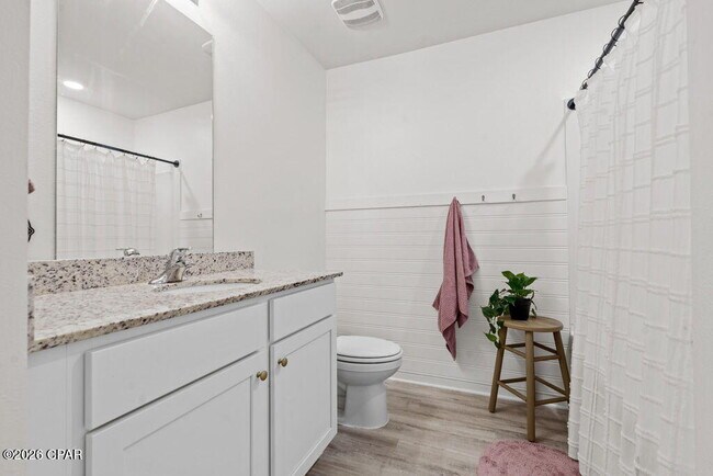 Building Photo - 6587 Kettles St