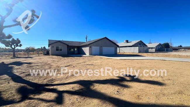 Building Photo - 13985 Smoketree St