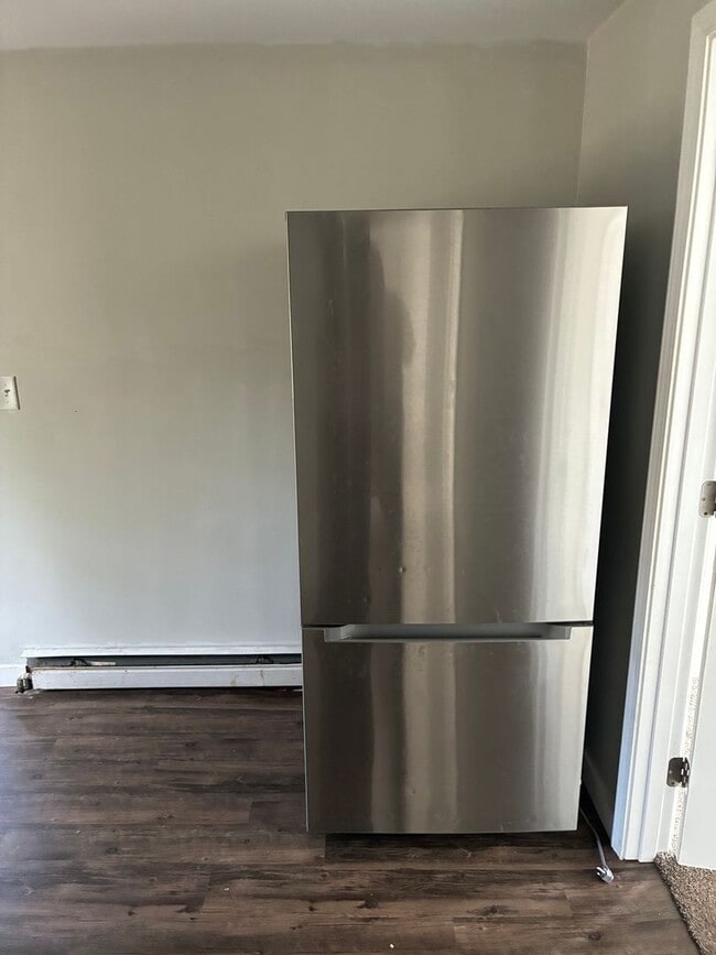 Building Photo - 2 Bedroom Apartment w/Appliances