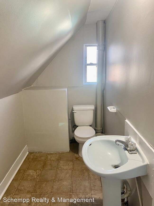 Building Photo - 3 br, 2.5 bath House - 835 Denmark St