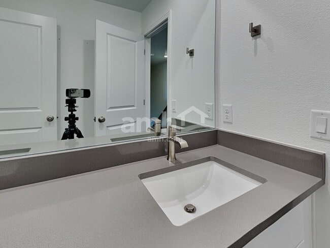 Building Photo - 15091 West 82nd Place