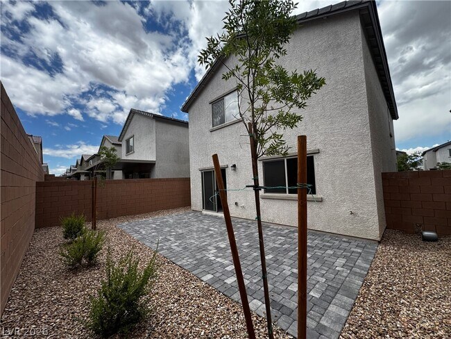 Building Photo - 5239 Barcola Ave