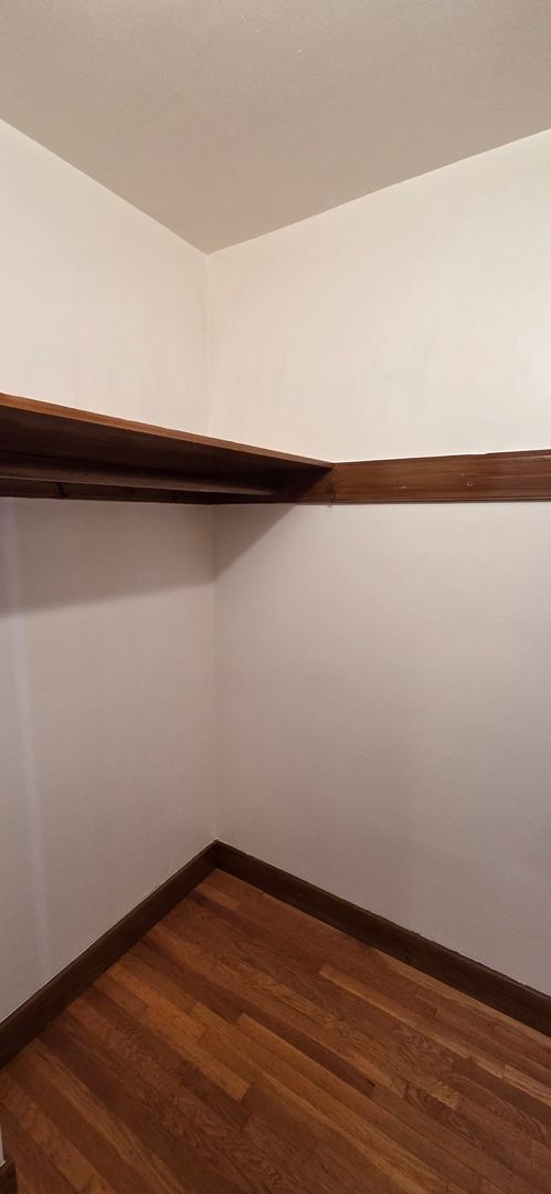 Building Photo - Top Floor, Classic Marina Style Flat in th...