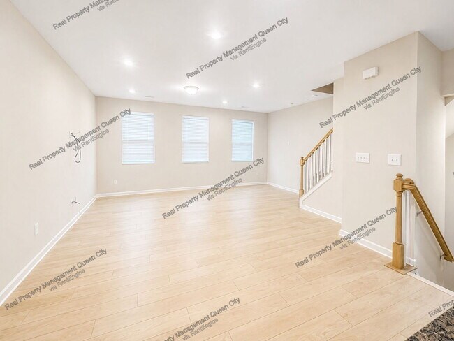 Building Photo - 2407 Lazette Dr