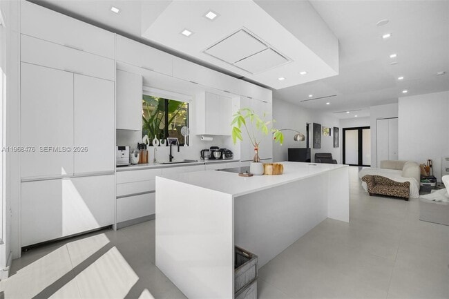 Building Photo - 442 SW 15th Rd