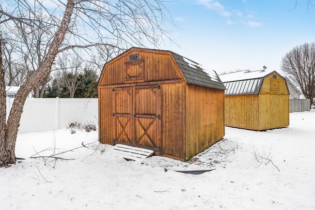 Building Photo - Three Bedroom Home Near Portage Schools