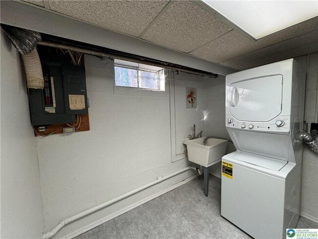 Building Photo - 724 N Muhlenberg St