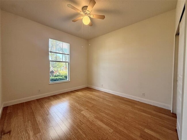 Building Photo - 10495 SW West Park Ave