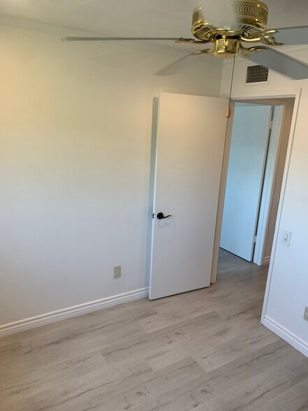 Building Photo - 7560 Corbin Ave