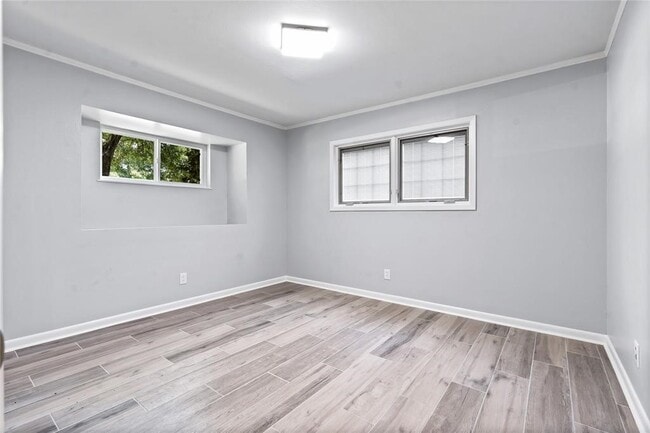 Building Photo - 1747 Maux Dr