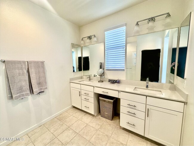 Building Photo - 139 Farmhouse Dr