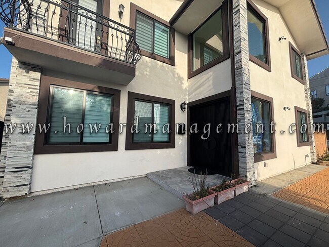 Primary Photo - 02017CE