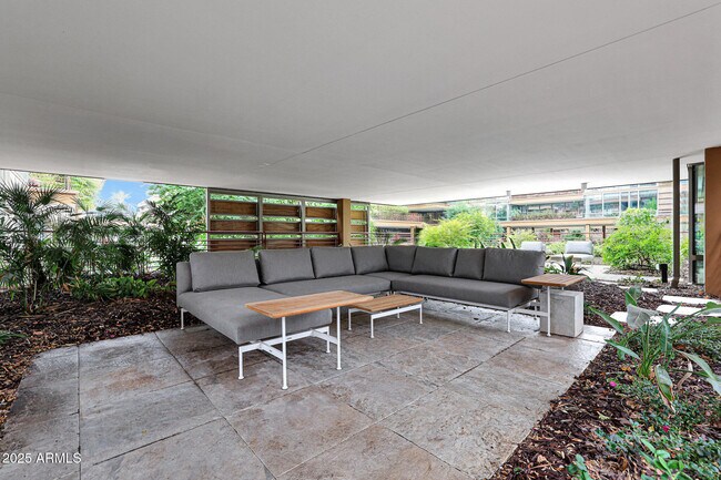 Building Photo - 7151 E Rancho Vista Dr