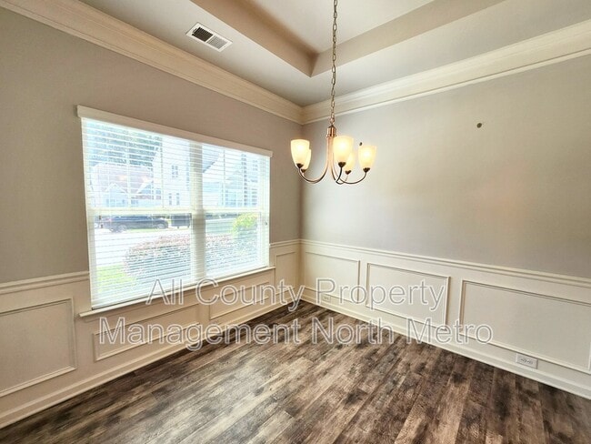 Building Photo - 123 Hickory Village Cir