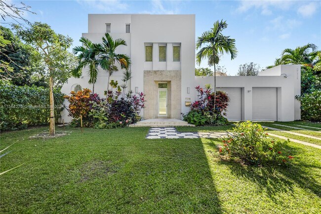 Building Photo - 696 NE 68th St