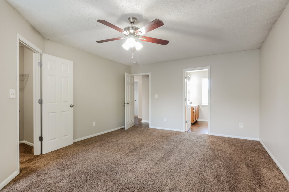 Building Photo - 707 Deer Trail Dr