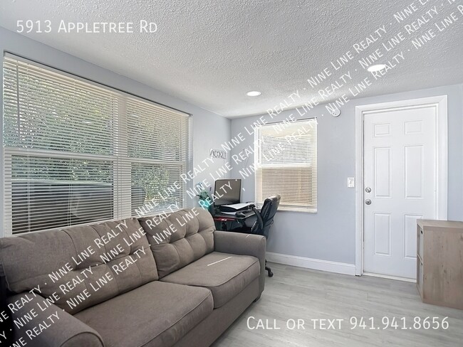 Building Photo - 5913 Appletree Rd