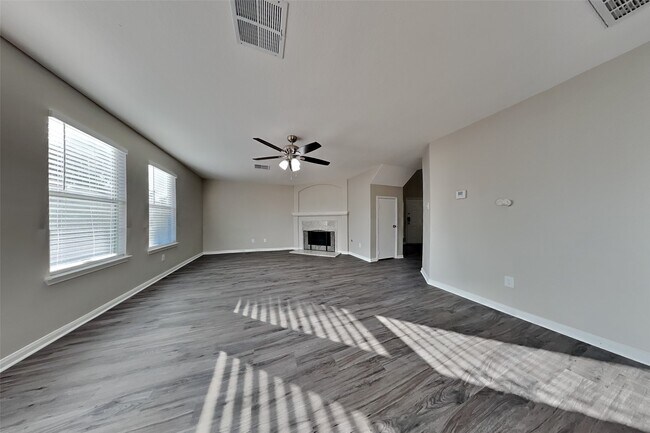 Building Photo - 32339 Summer Park Ln