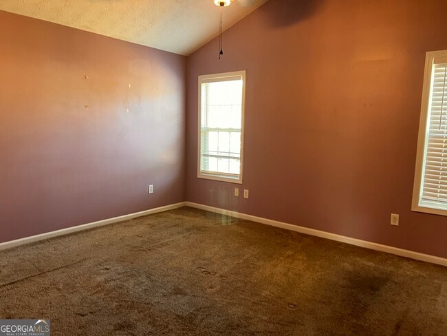 Building Photo - 20 Triangle Ln