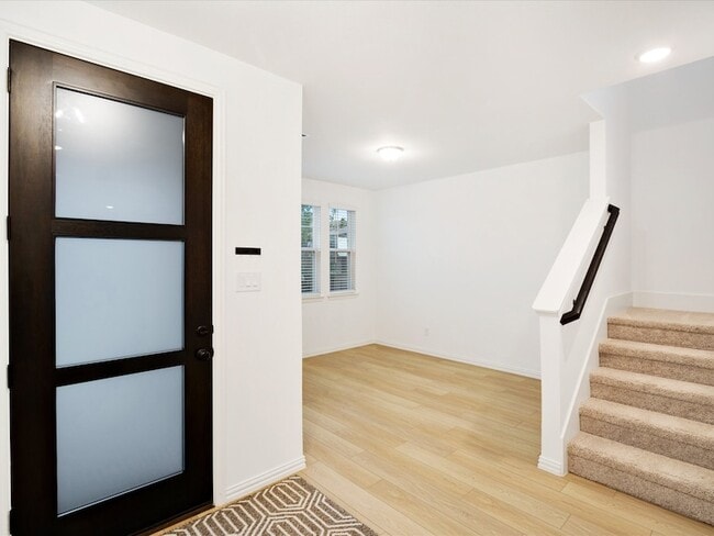 Building Photo - 2116 Sunnymede Dr