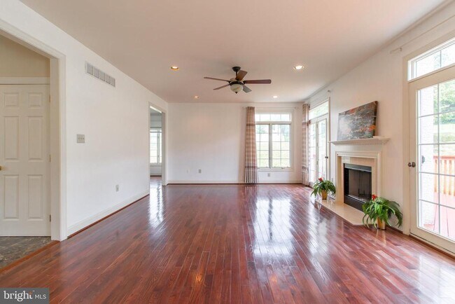 Building Photo - 17 Landon Way